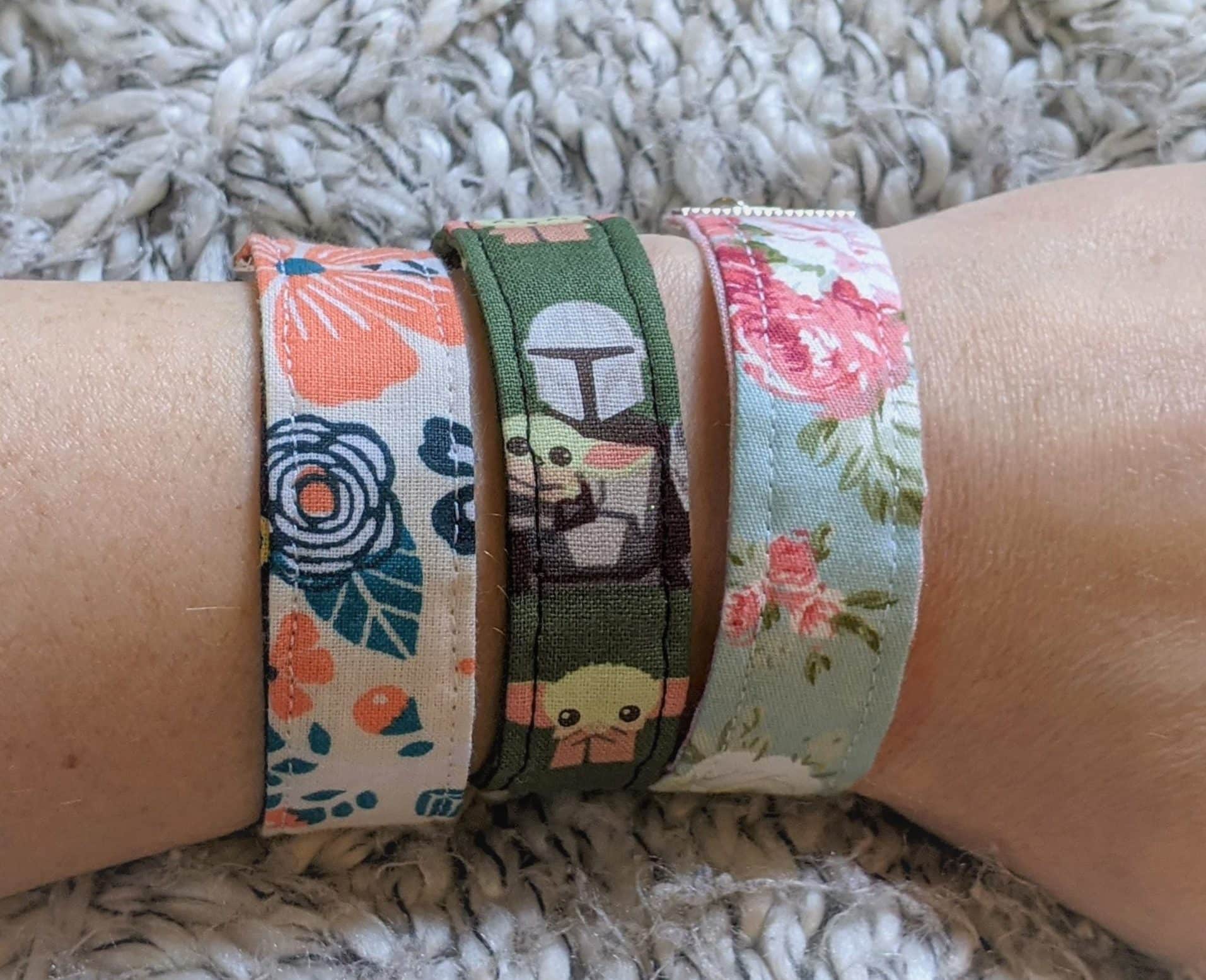 Fabric Bracelets from a Vintage Sheet: Easy Thrift Store Upcycle!